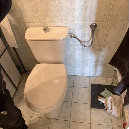 Kompakt WC po wymianie z podłączeniem — DobryHydraulik Łódź